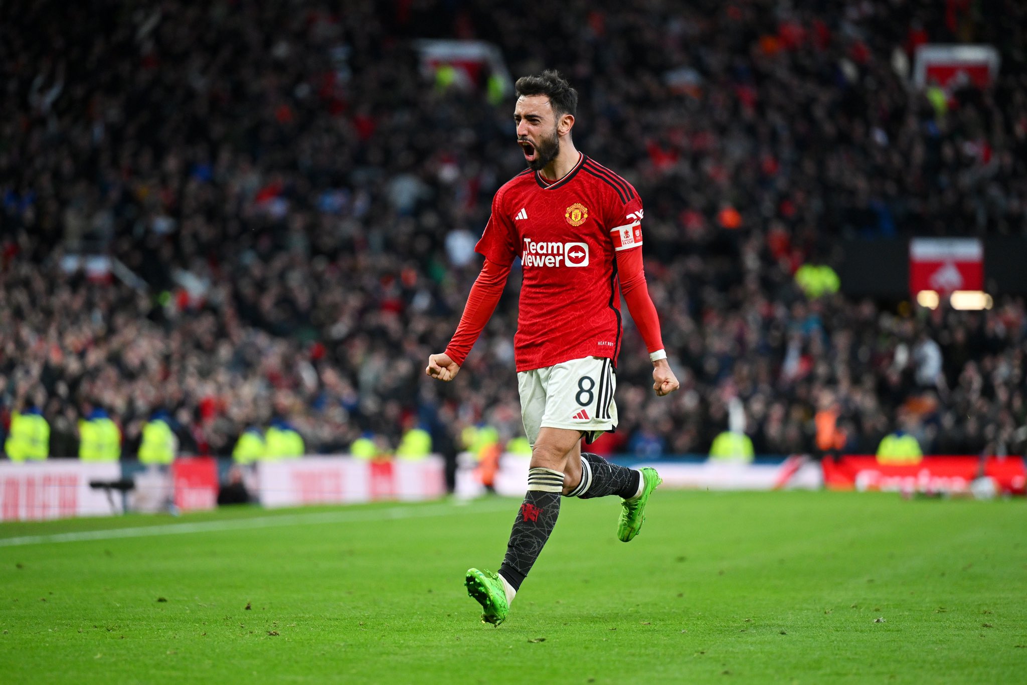 Bruno Fernandes - Người hùng của Man United hay chỉ là hiện tượng nhất thời trong mùa giải 2024/25?