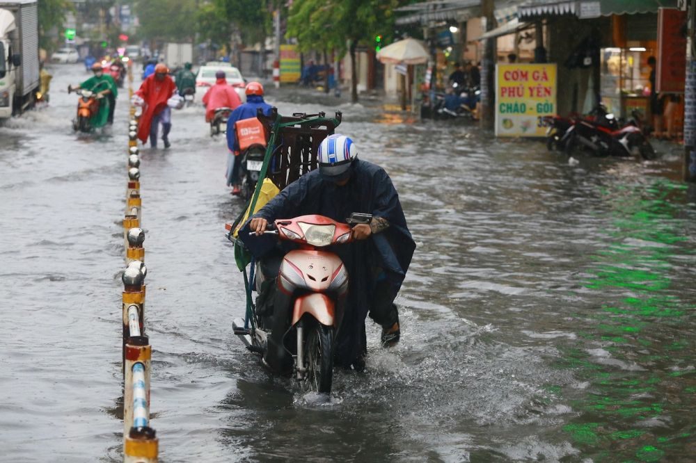 Thời tiết biến đổi bất ngờ tại TP. HCM - Nguyên nhân và dự báo tương lai