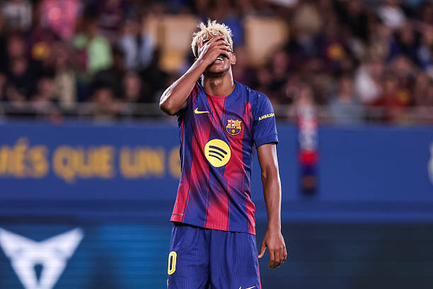 Lamine Yamal - Từ Ngôi Sao Sáng của Barcelona Đến Thách Thức Hiện Tại